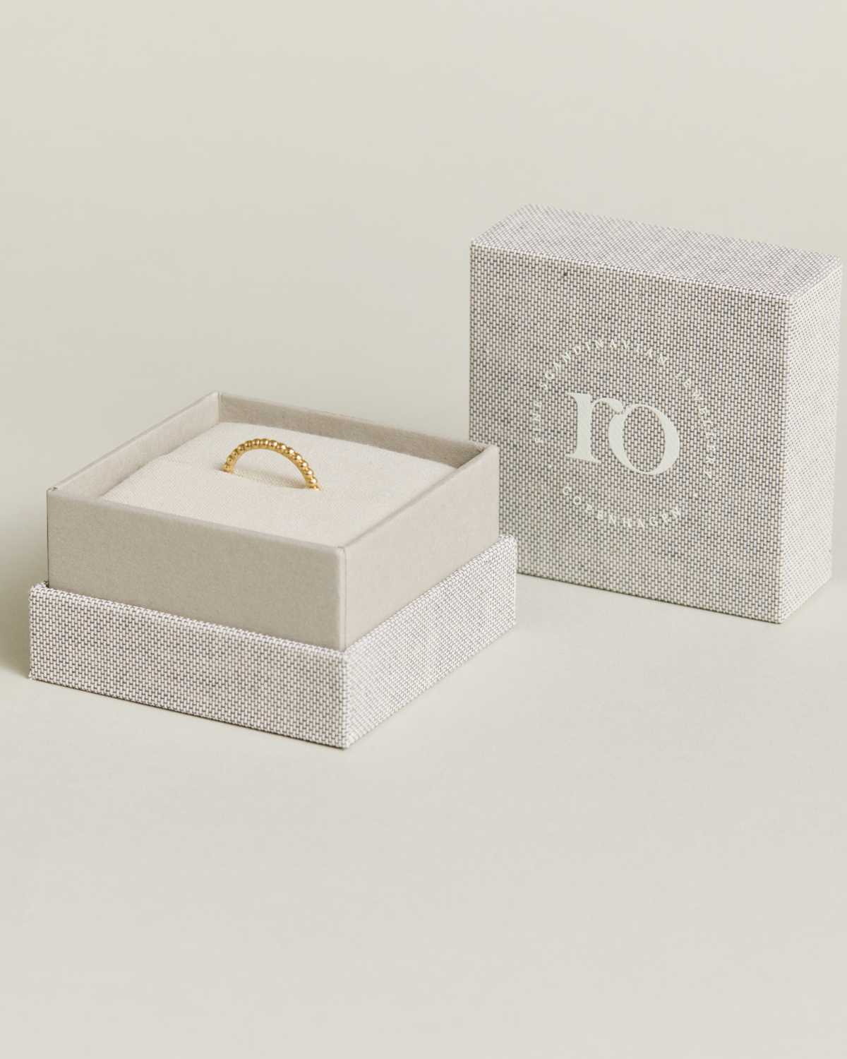 Orbit Dot Ring - 18kt Gult Gull