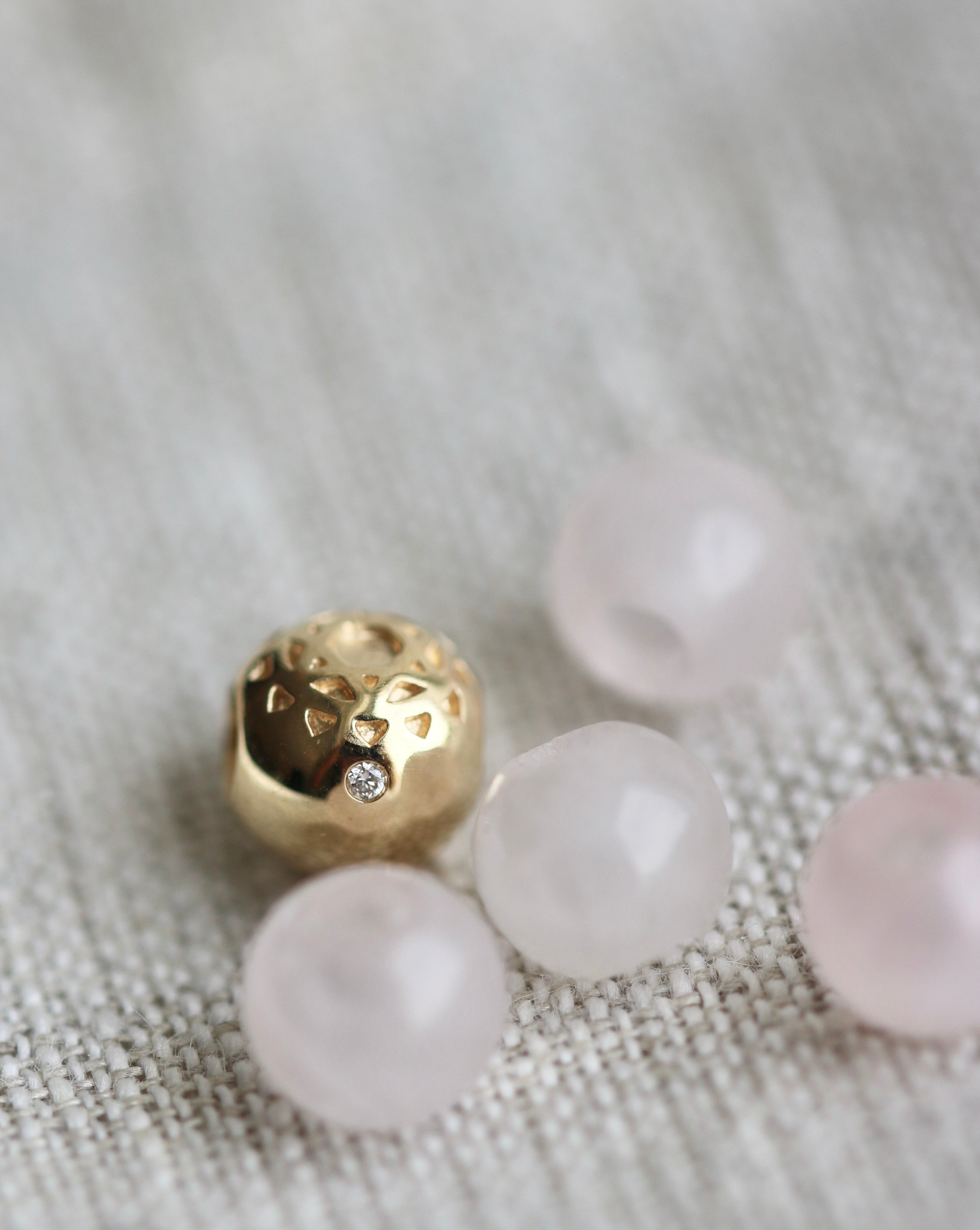 Inner Peace Hjertechakra Perle - 18kt Gult Gull