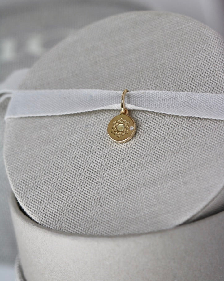 Inner Peace Krone Chakra Anheng - 18kt Gult Gull