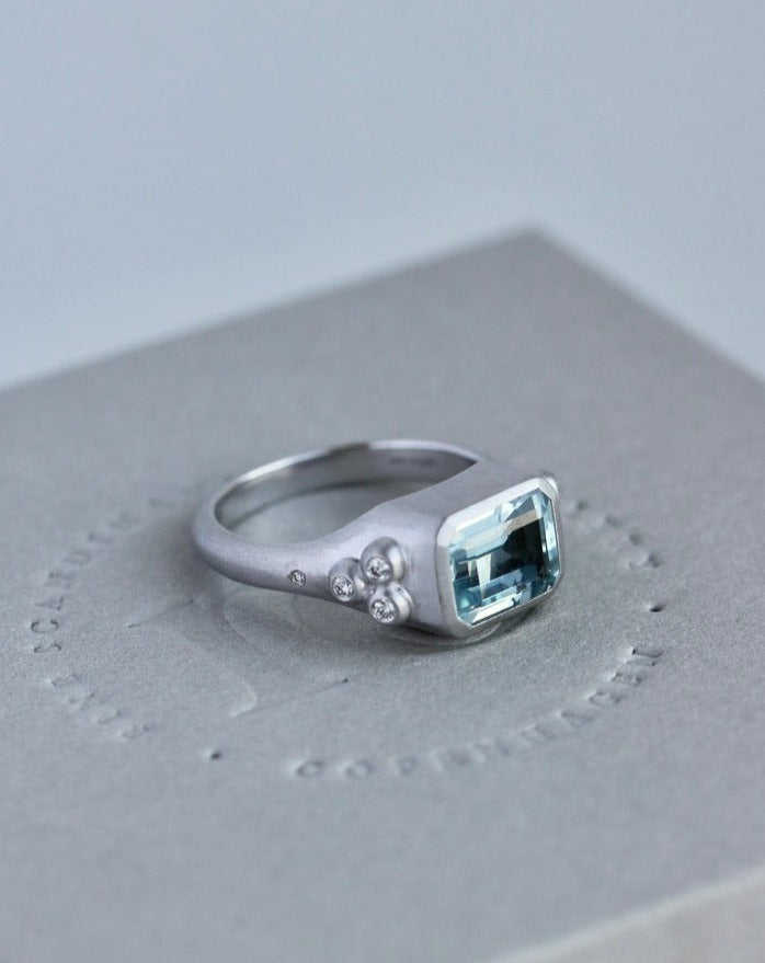 Orbit Oktagonring - 18kt Hvitt Gull