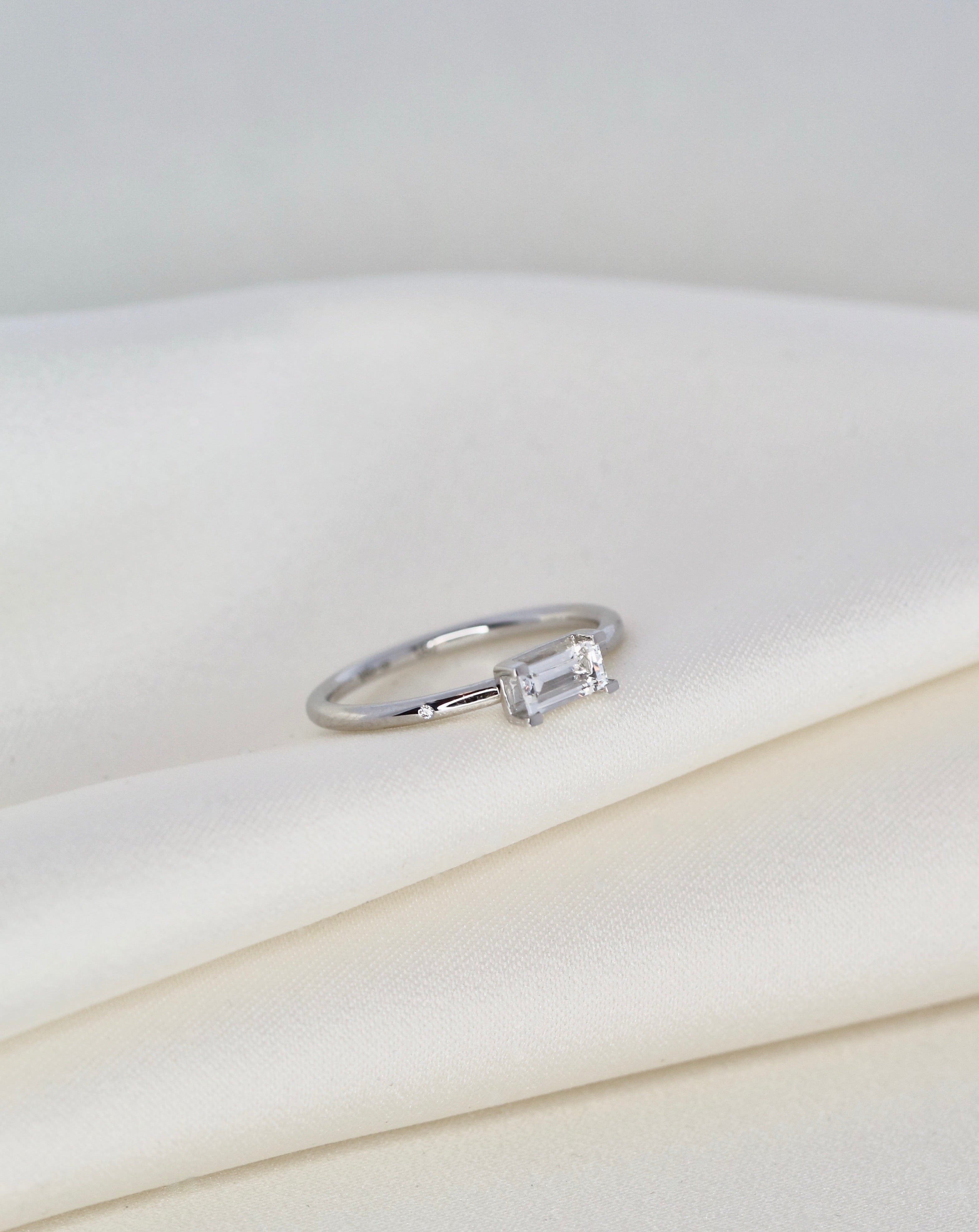 Nord White Ring S - 18kt Hvitt Gull