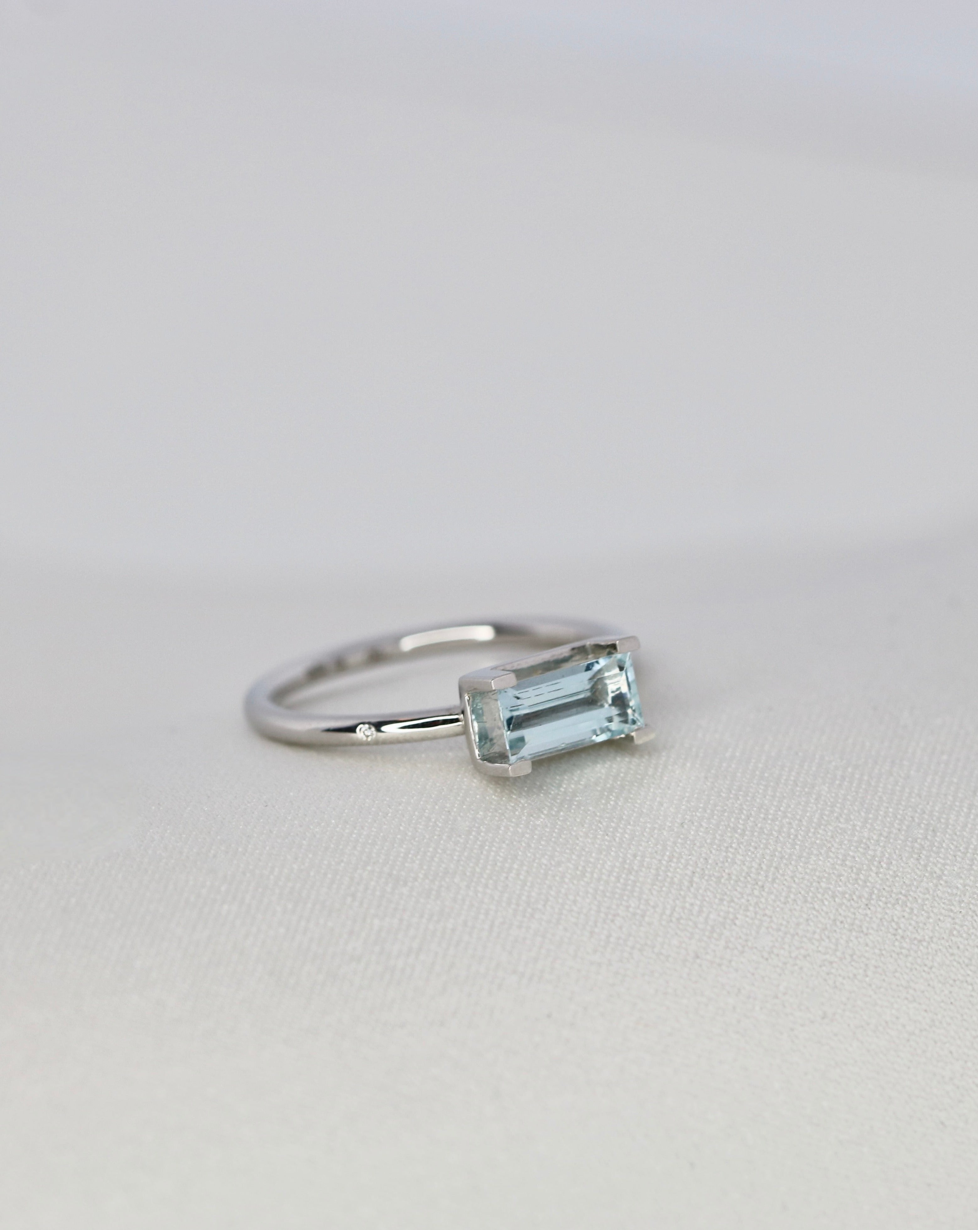 Nord Blue Ring - 18kt Hvitt Gull