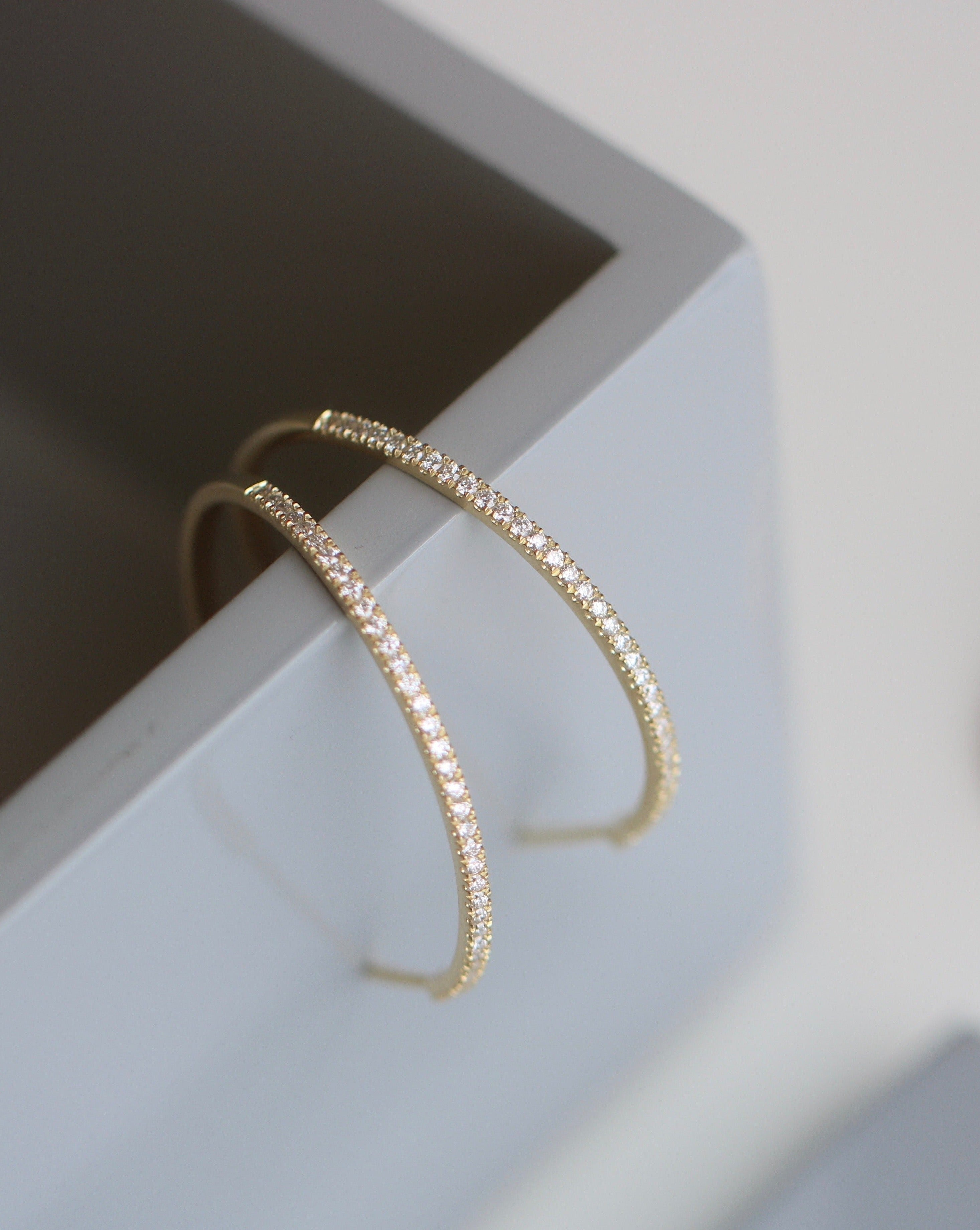 Rock Classic Diamant Hoop L - 18kt Gult Gull