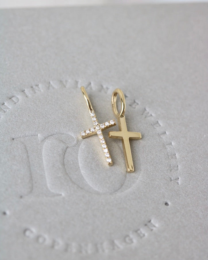 Symbols Kors Diamant Anheng - 18kt Gult Gull