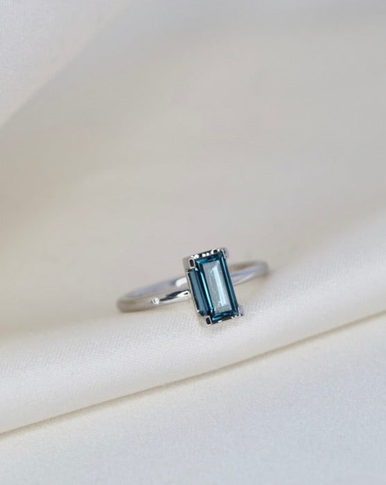 Nord London Blue Ring Turned - 18kt Hvitt Gull