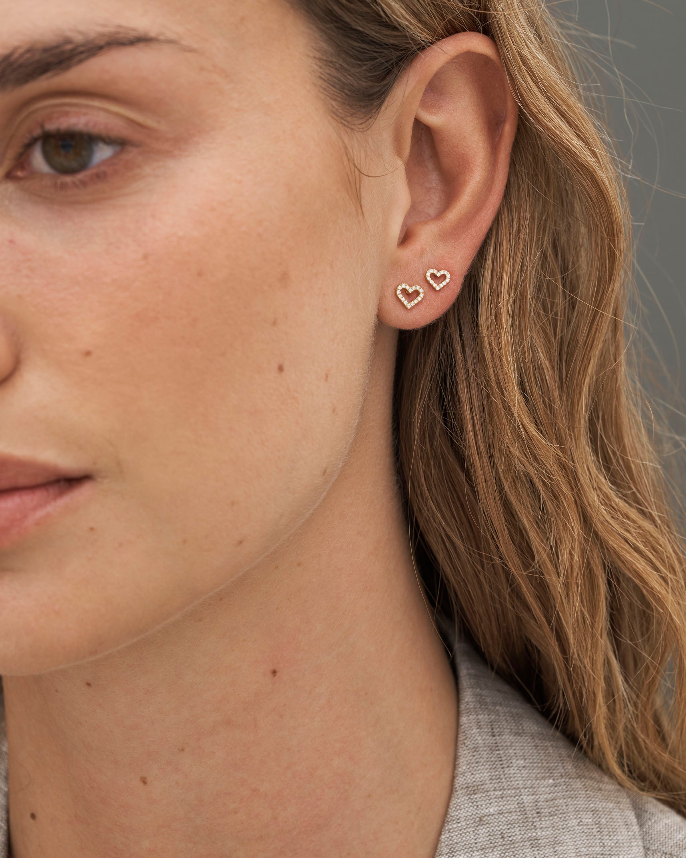 Symbols Open Heart diamantøredobb II - 18kt Gult Gull