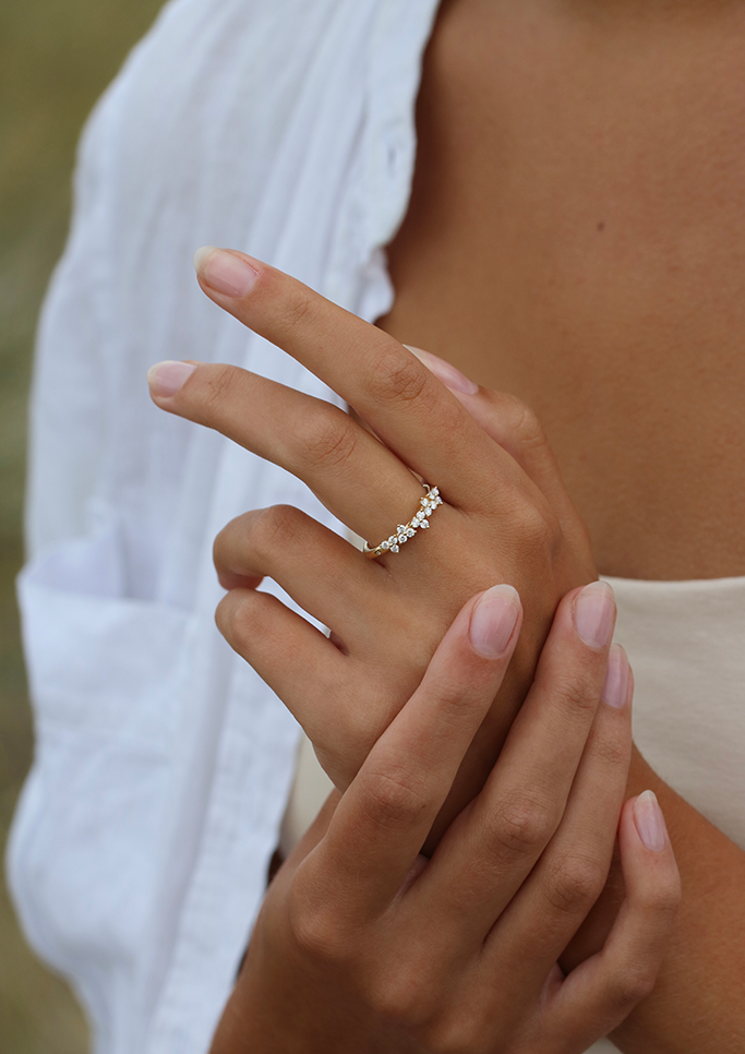 Fryd Diamantring L - 18kt Hvitt Gull