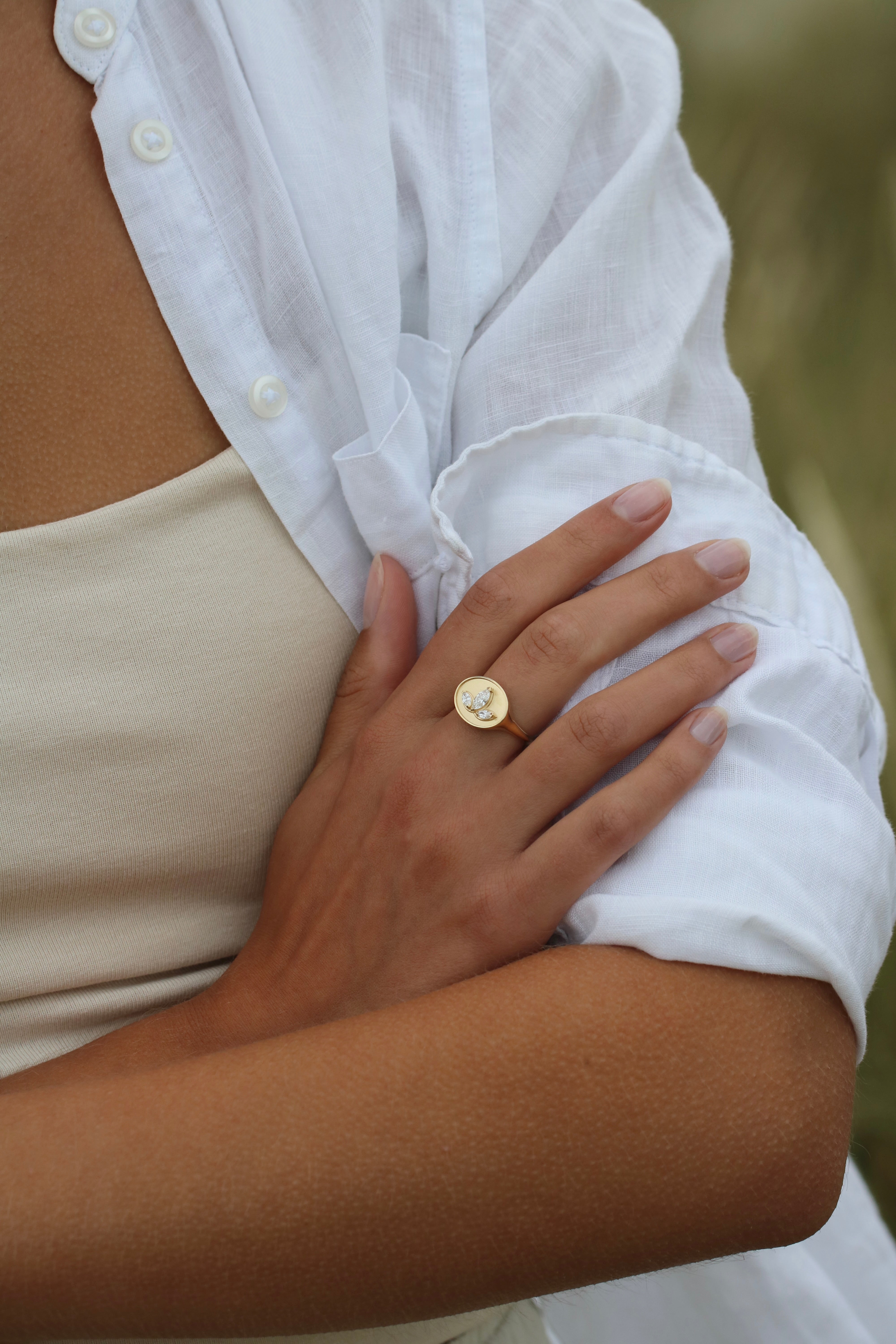 Inner Peace Lotus Diamantring - 18kt Gult Gull