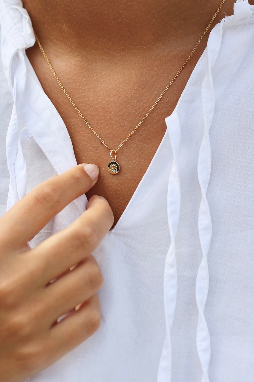 Inner Peace Hjertechakra Anheng - 18kt Gult Gull