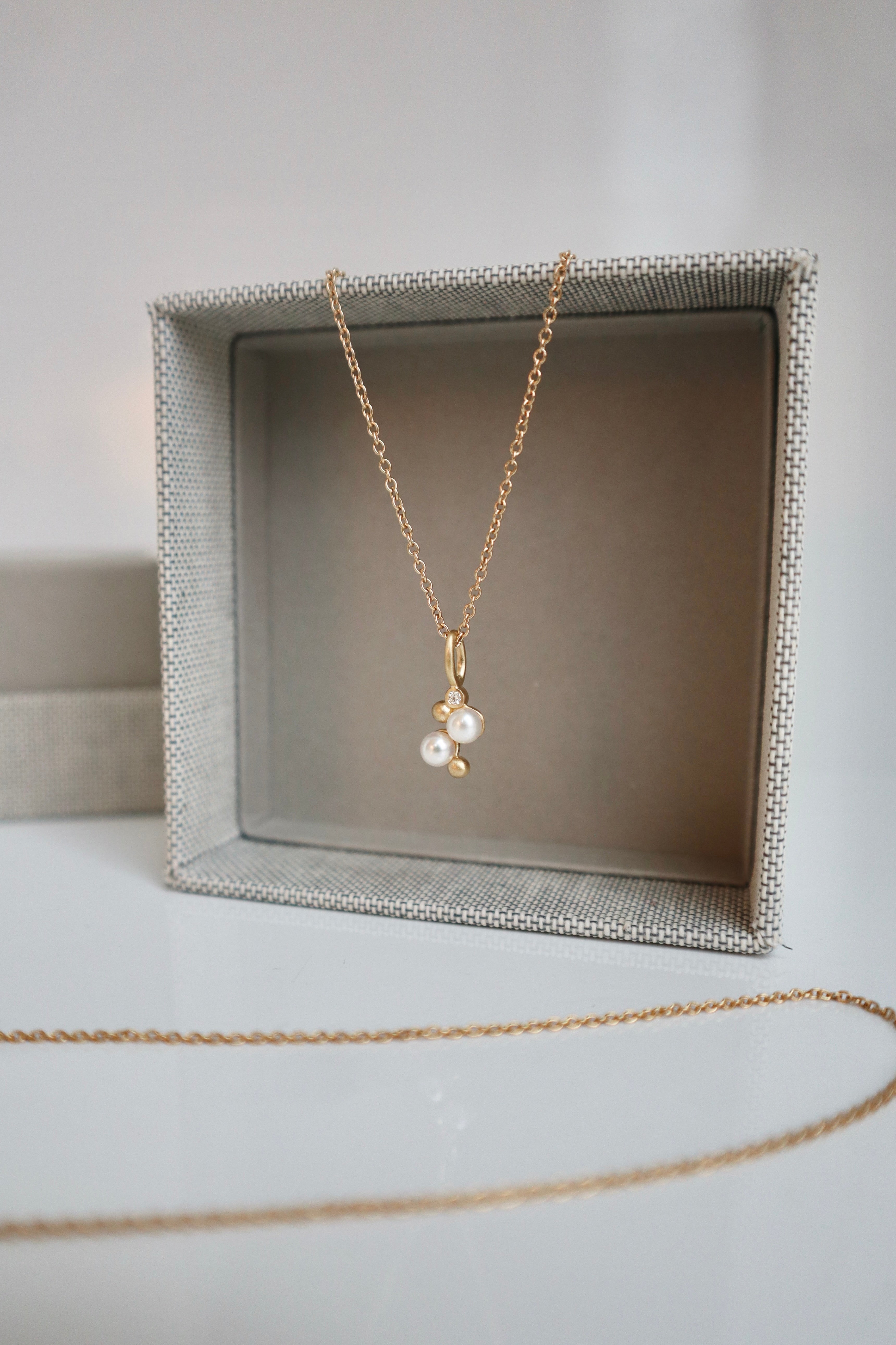 Orbit Dot Perle Anheng - 18kt Gult Gull