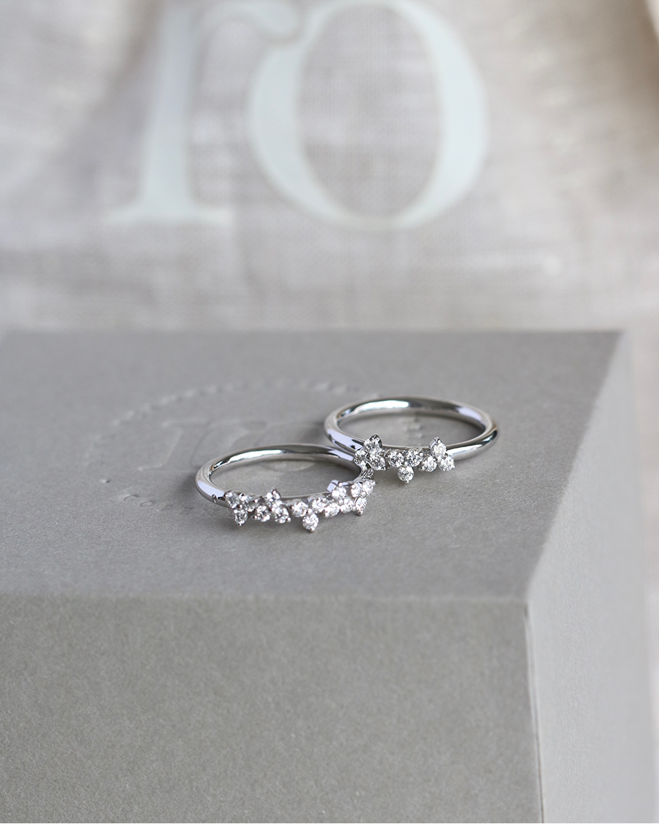 Fryd Diamantring L - 18kt Hvitt Gull