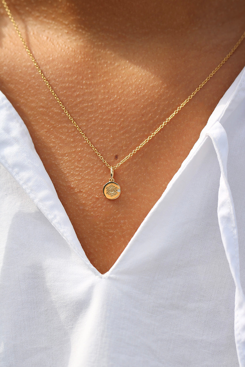 Inner Peace Krone Chakra Anheng - 18kt Gult Gull