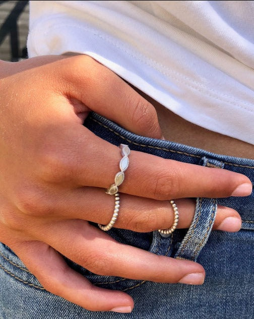 Orbit Dot Ring - 18kt Hvitt Gull