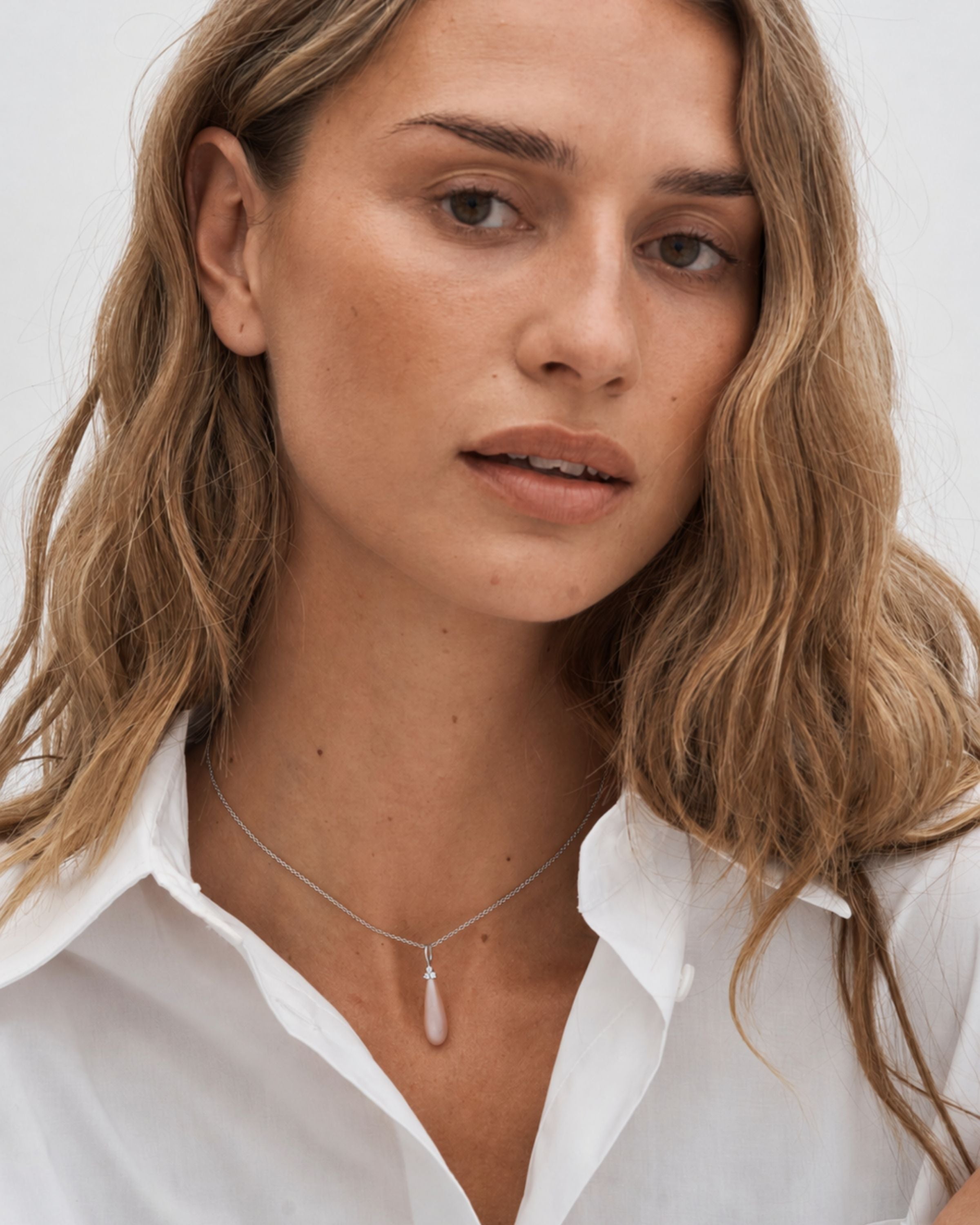 Fryd Blush Anheng - 18kt Hvitt Gull