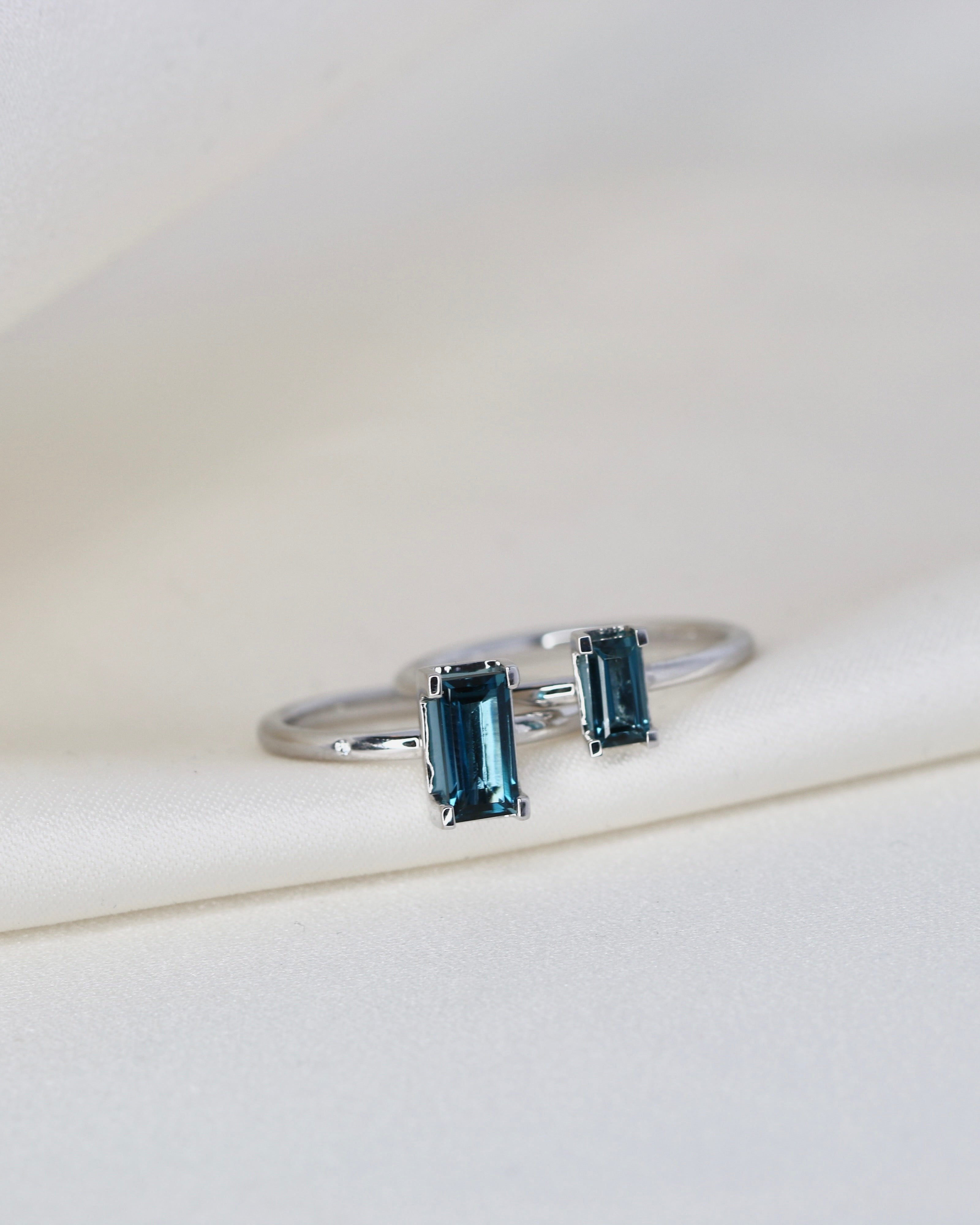 Nord London Blue Ring S Turned - 18kt Hvitt Gull