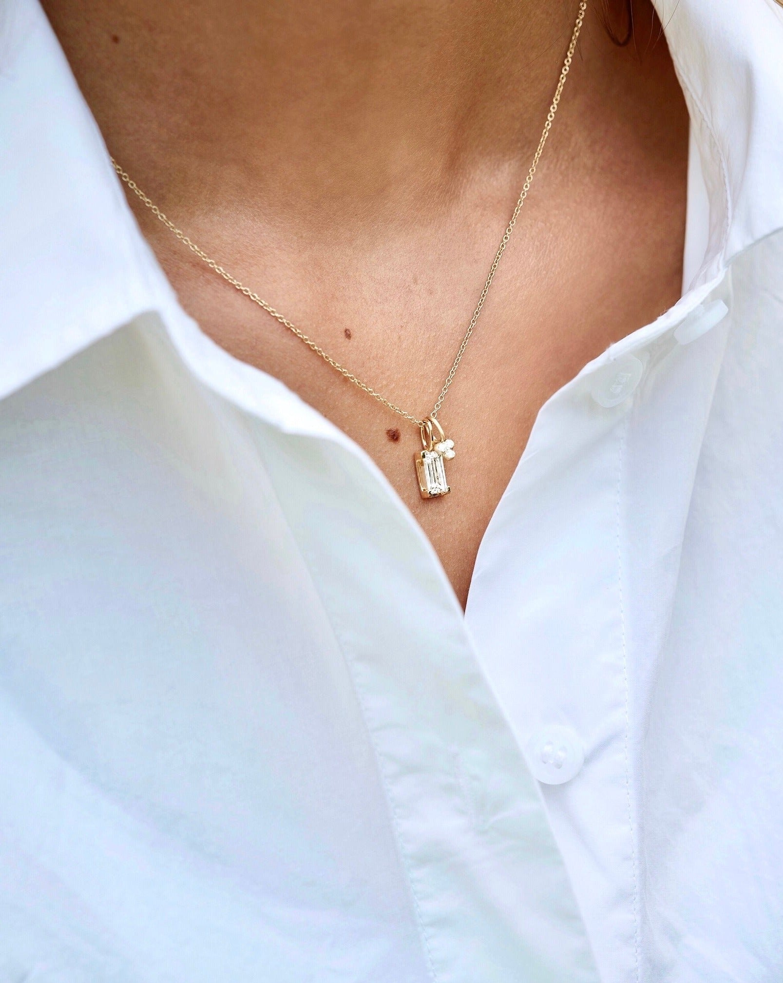 Orbit Dot Anheng - 18kt Gult Gull