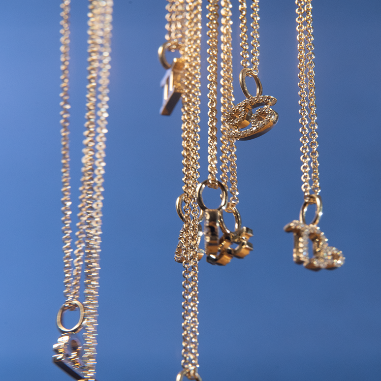 My Vekten Diamant Anheng - 18kt Gult Gull