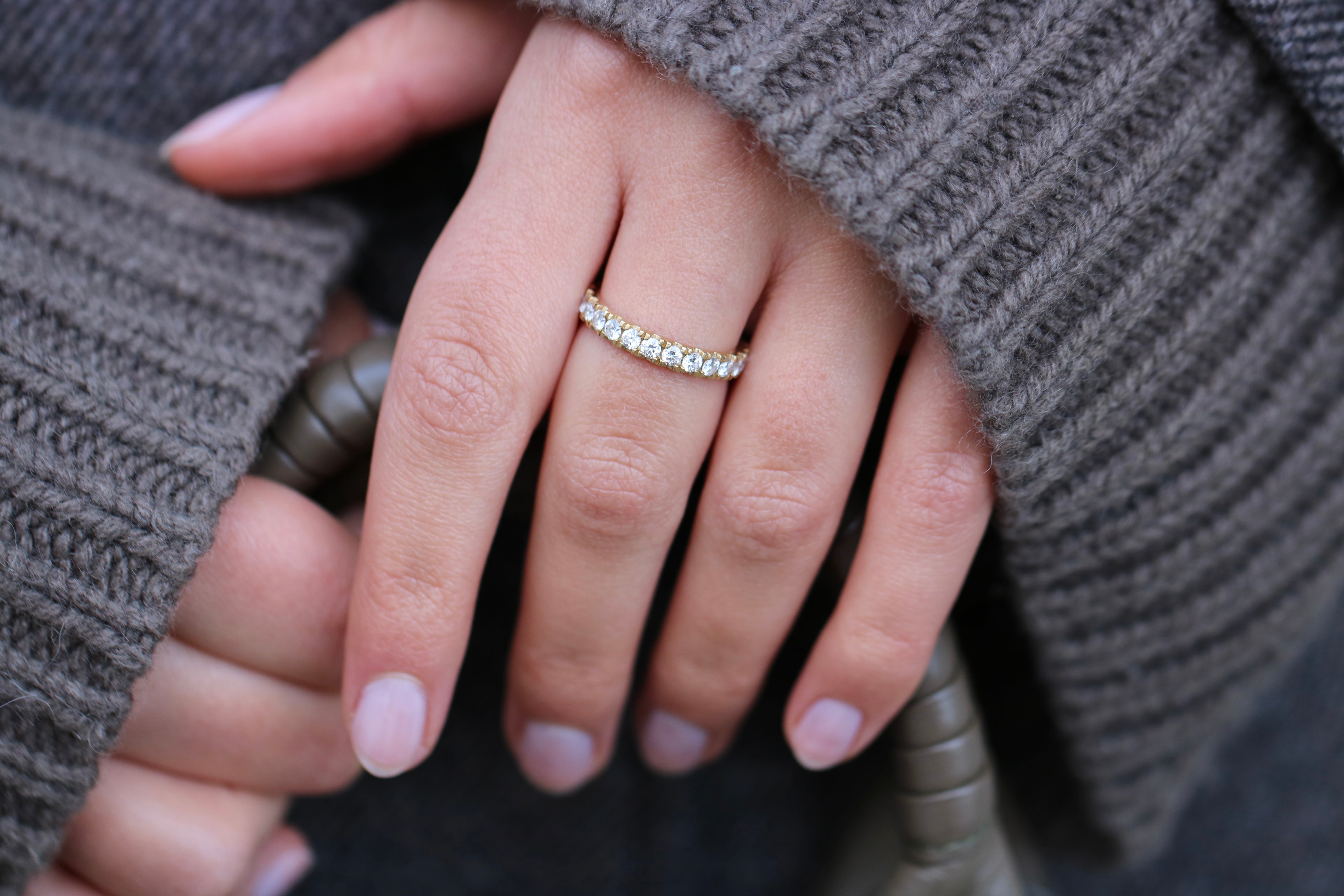 Meant to be her classic diamantring - 18kt Gult Gull