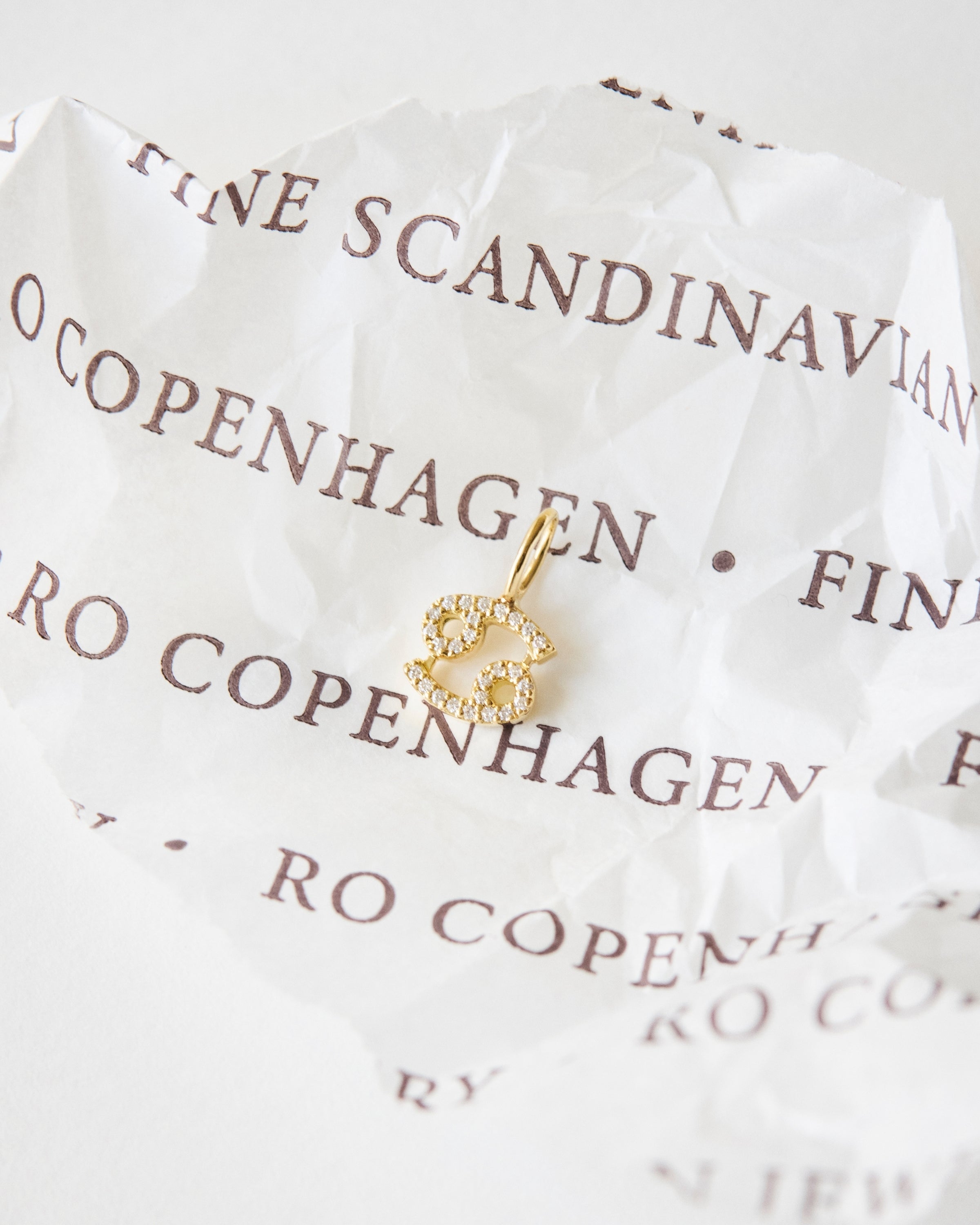 My Krepsen Diamant Anheng - 18kt Gult Gull