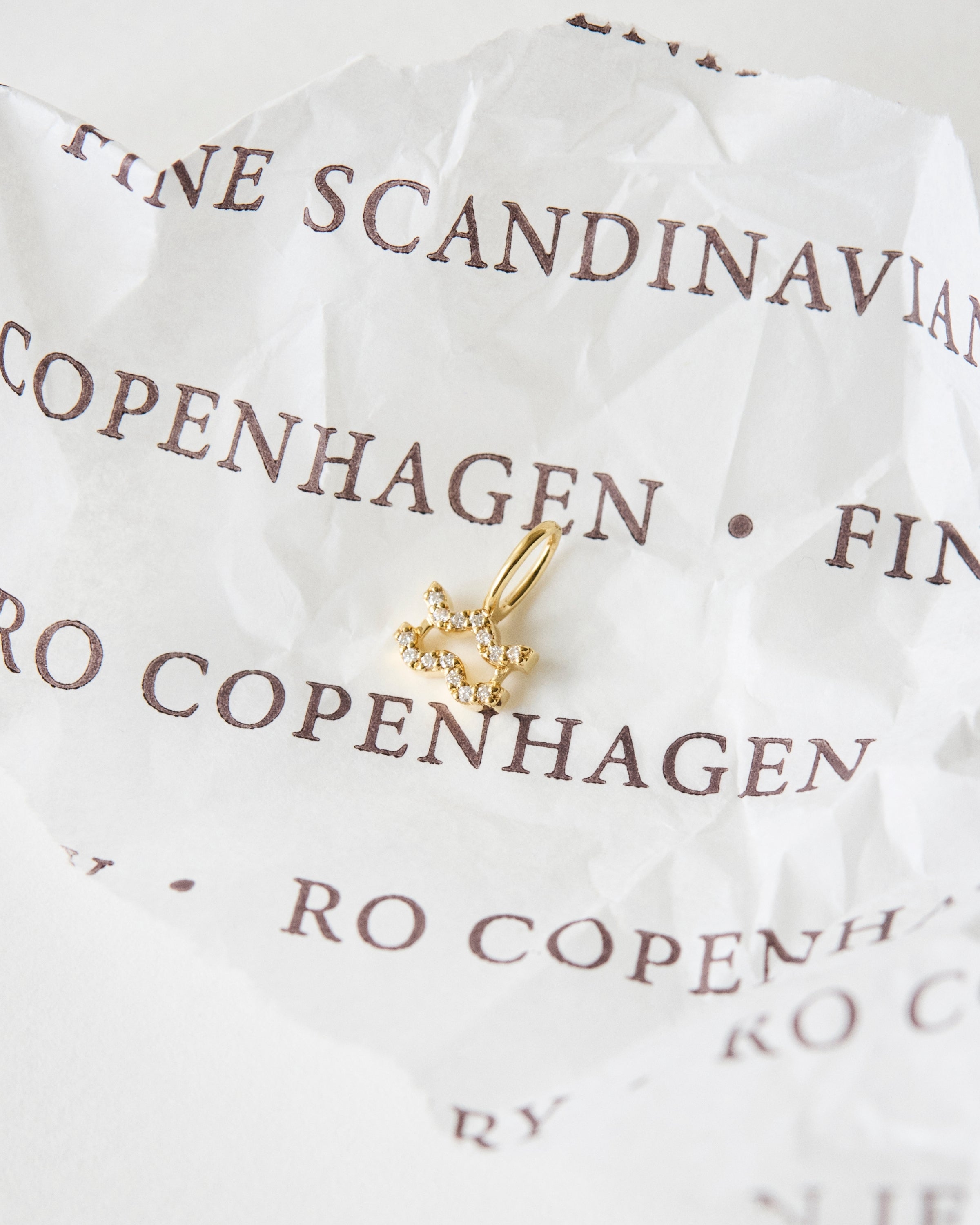 My Vannmannen Diamant Anheng - 18kt Gult Gull