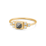 Rå Pointy Classic Diamond Ring - 18kt Yellow Gold