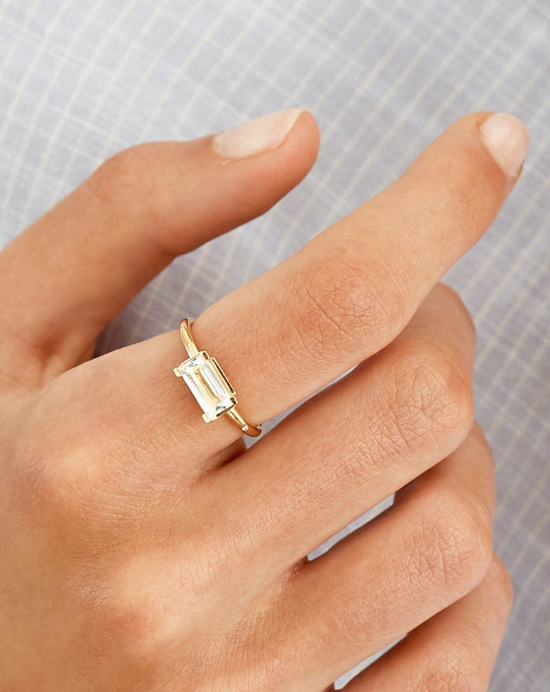 Nord White Ring - 18kt Yellow Gold