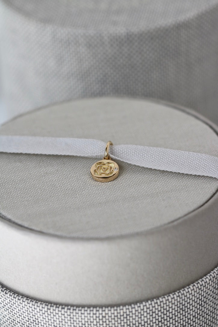 Inner Peace Rotchakra Anheng - 18kt Gult Gull