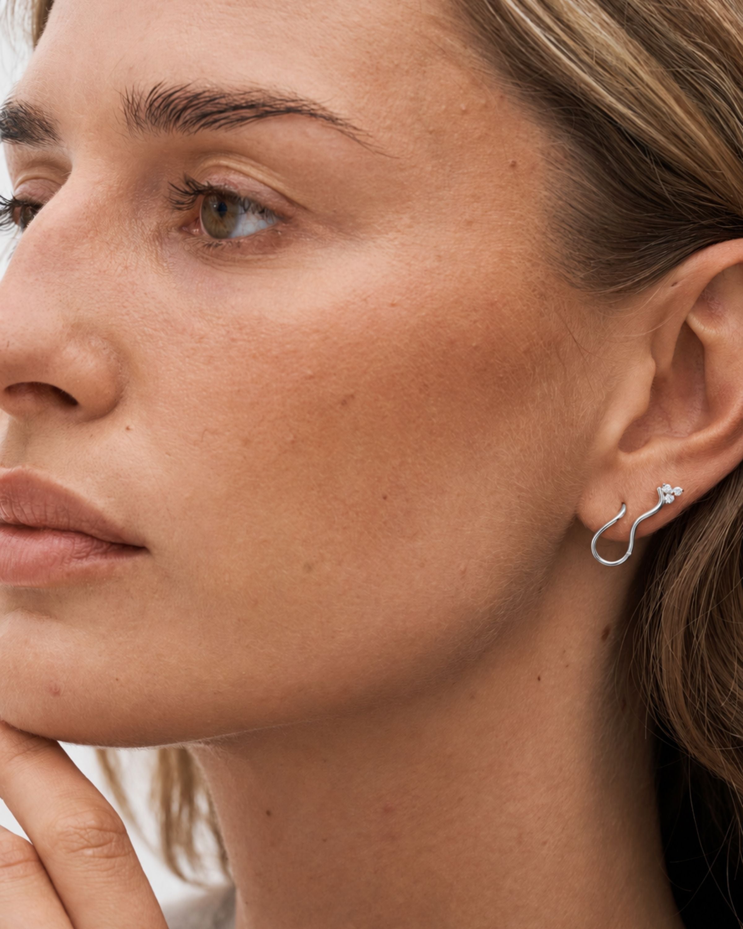 Fryd Wave Diamant Øredobb Venstre - 18kt Hvitt Gull