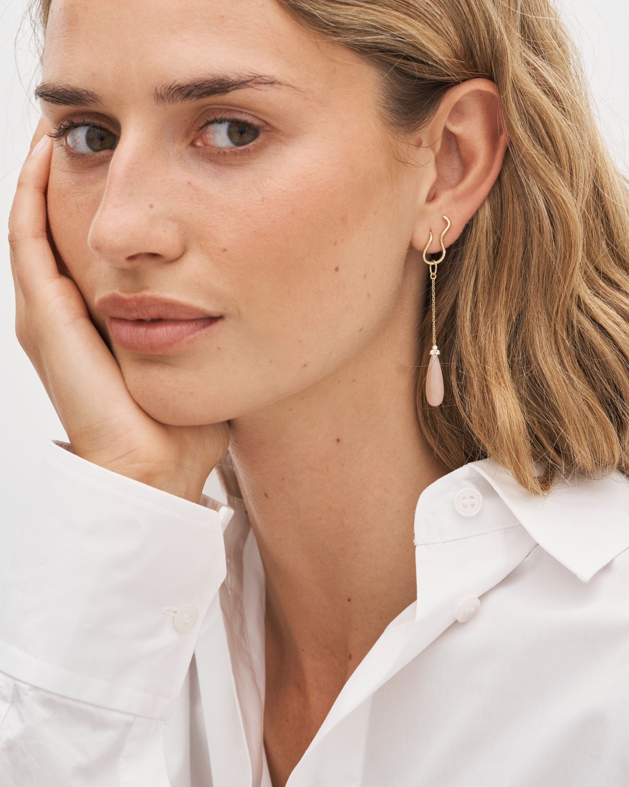 Fryd Blush Øre-Anheng - 18kt Gult Gull
