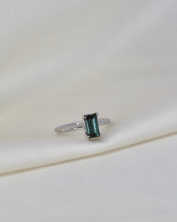 Nord Green Ring Turned - 18kt Hvitt Gull