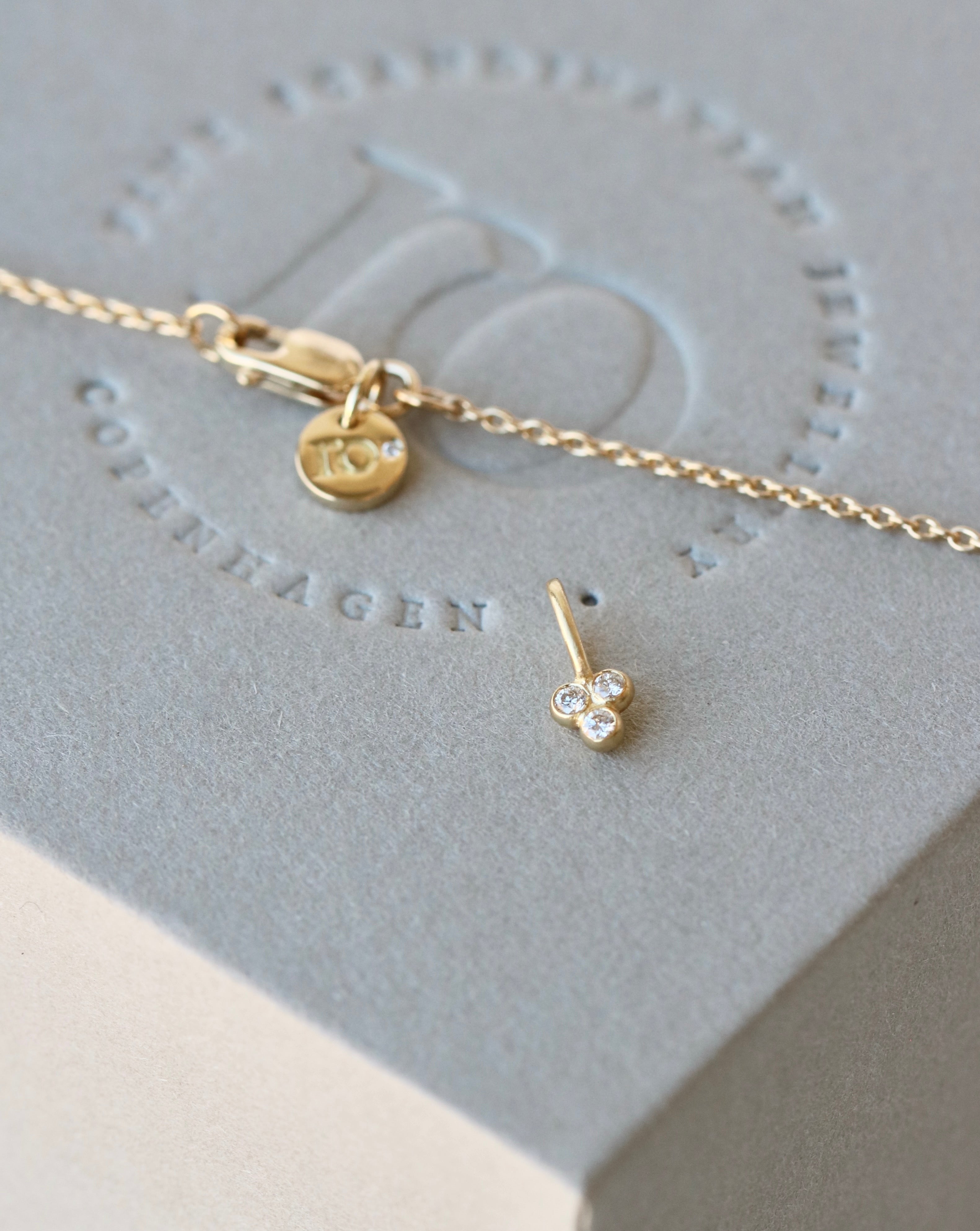 Orbit Dot Anheng - 18kt Gult Gull