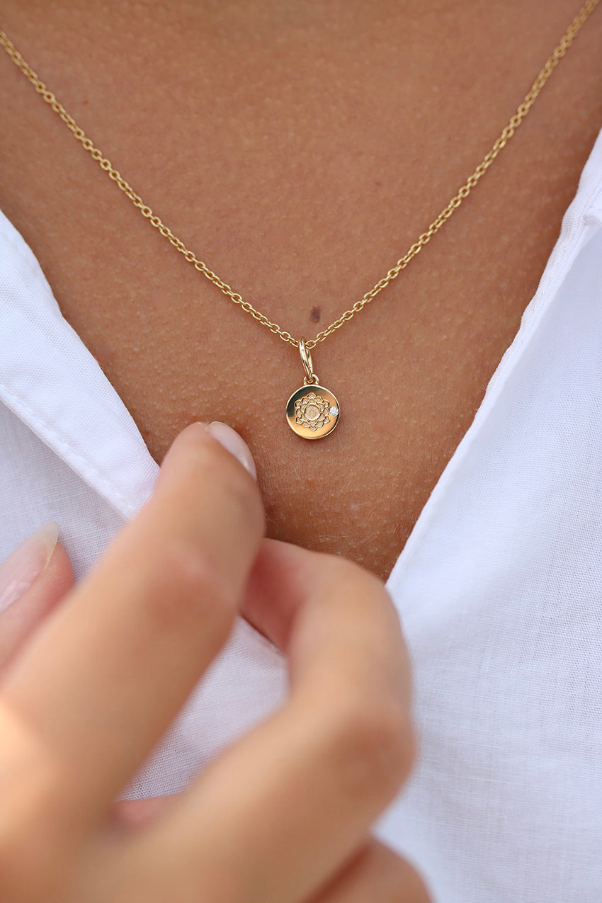 Inner Peace Krone Chakra Anheng - 18kt Gult Gull