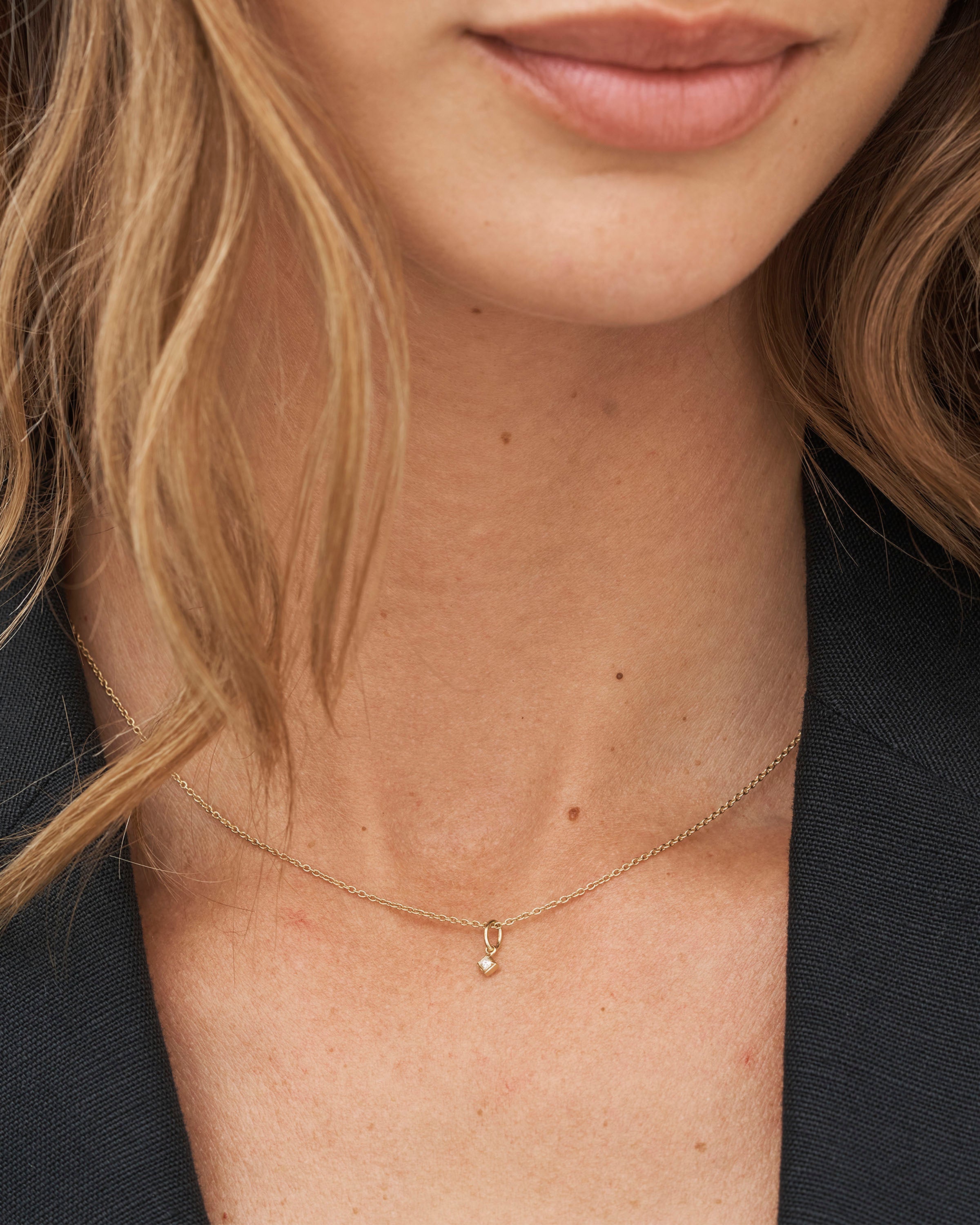 Raw Diamant Anheng - 18kt Gult Gull