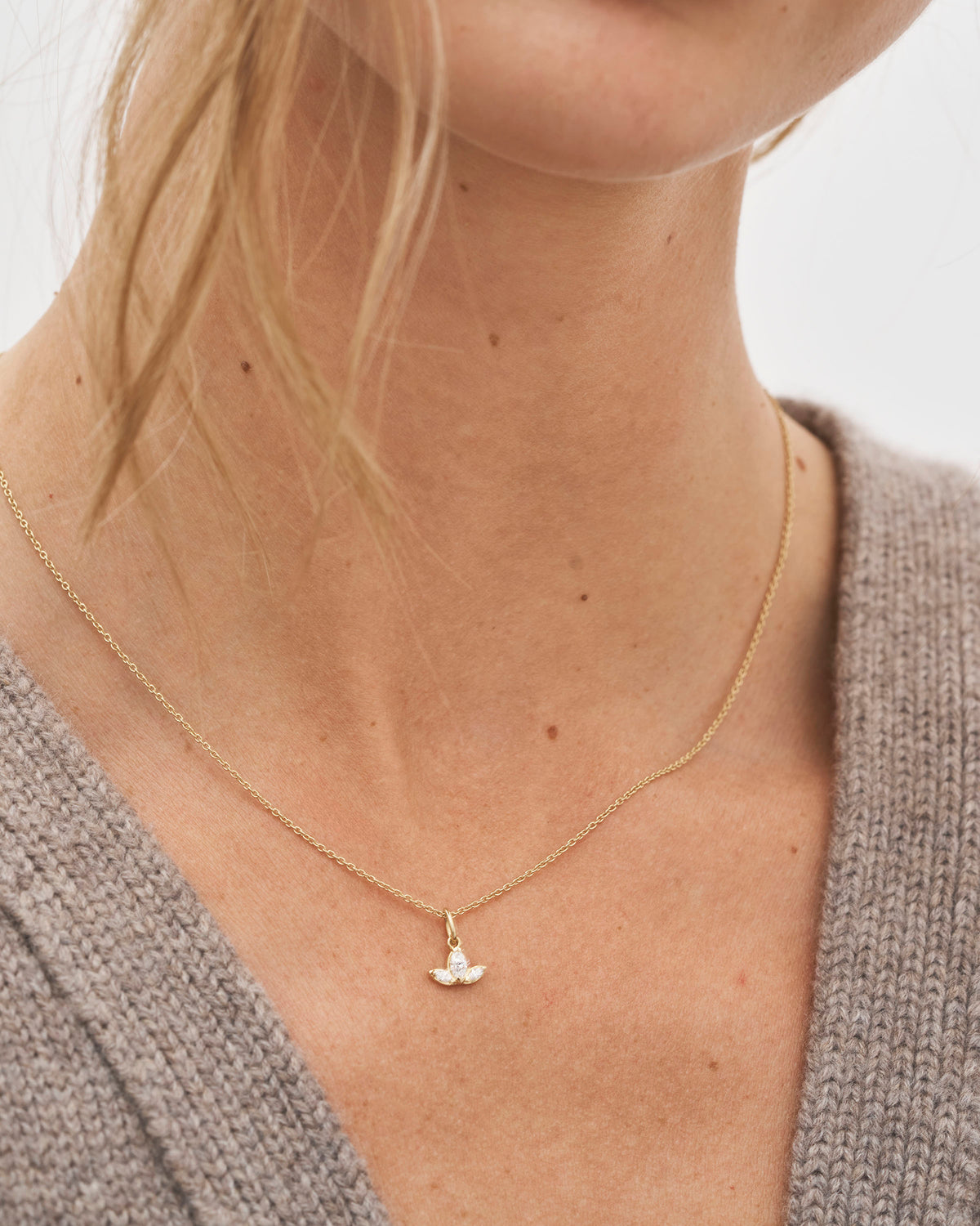 Inner Peace Lotus diamantanheng - 18kt Gult Gull