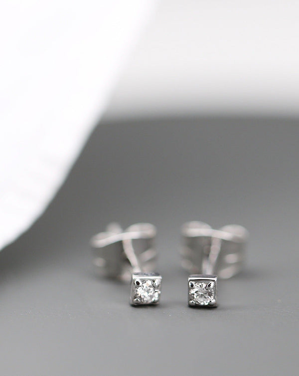 Rock Square Diamond Earring S - 18kt White Gold