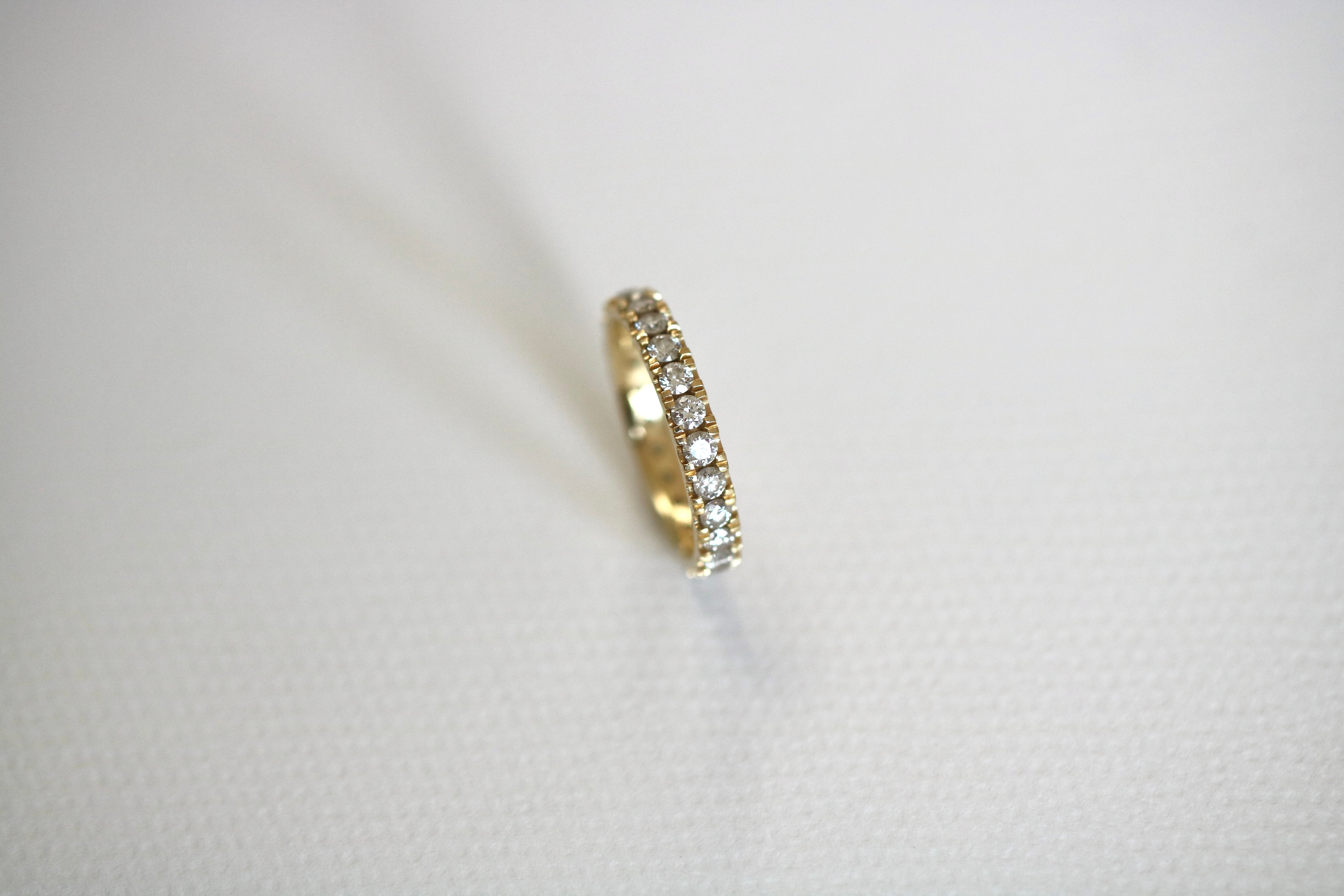 Meant to be her classic diamantring - 18kt Gult Gull