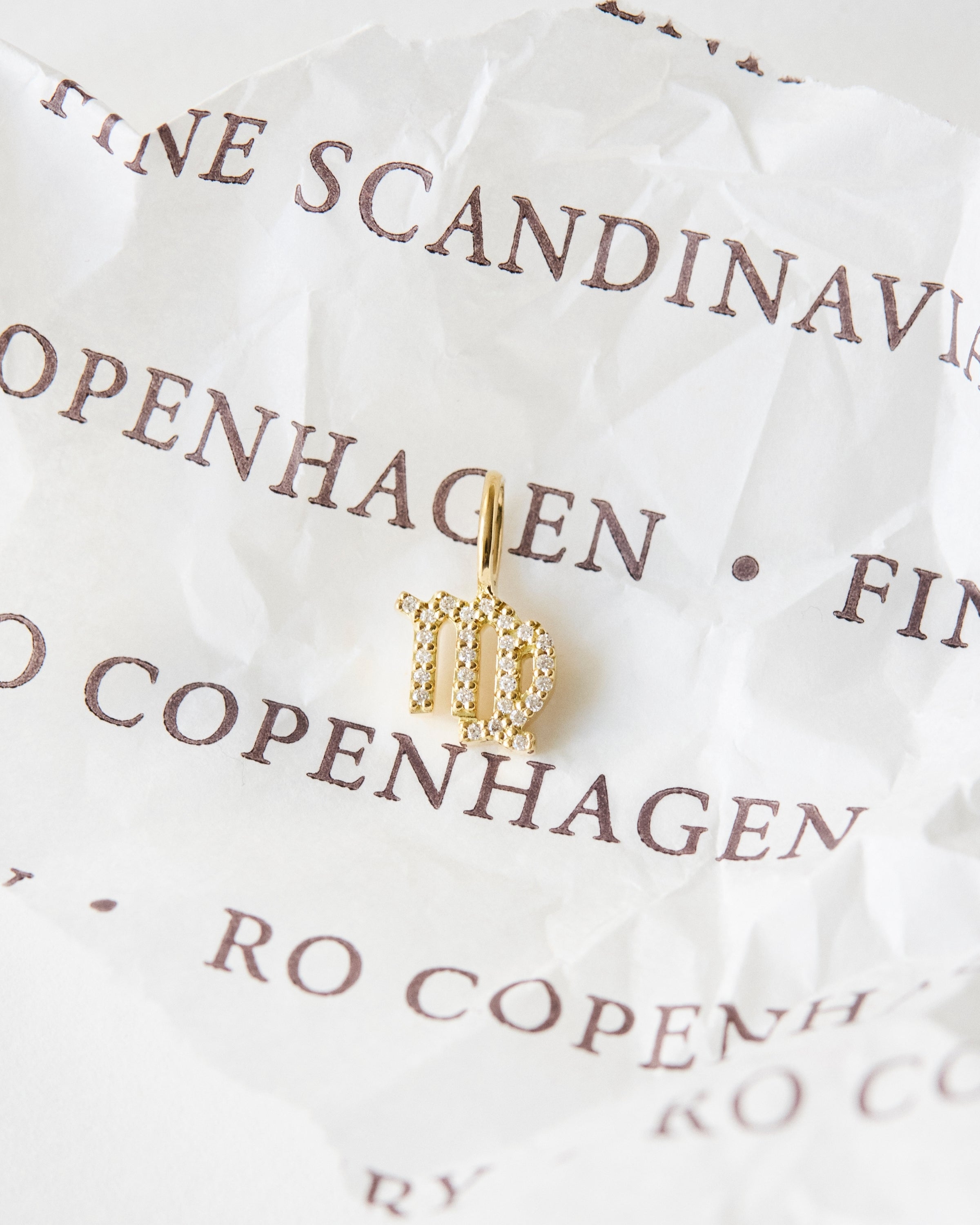 My Jomfruen Diamant Anheng - 18kt Gult Gull